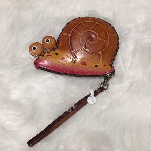 Handbags - “5/$20” snail coin purse/clutch